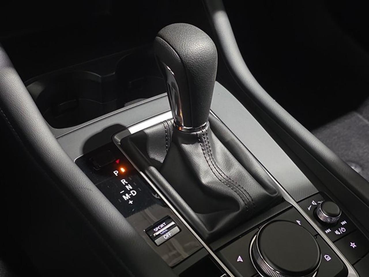 2025 Mazda MAZDA3 SELECT Photo