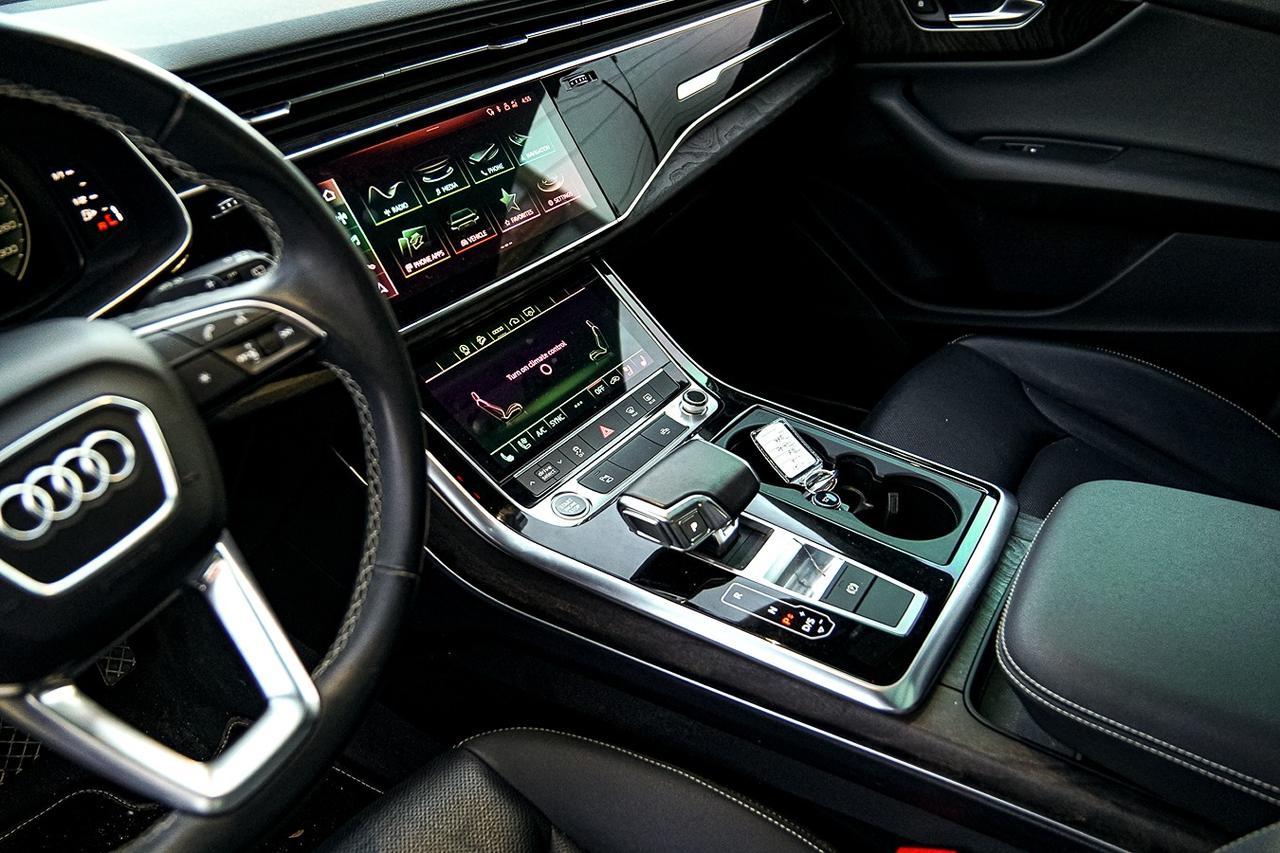 2021 Audi Q8 Progressiv S-LINE |QUATTRO|NAVI|WOOD TRIM|PANO| Photo