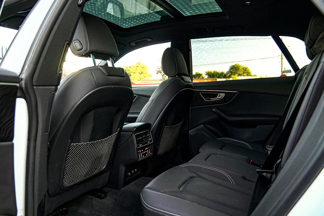 2021 Audi Q8 Progressiv S-LINE |QUATTRO|NAVI|WOOD TRIM|PANO| Photo