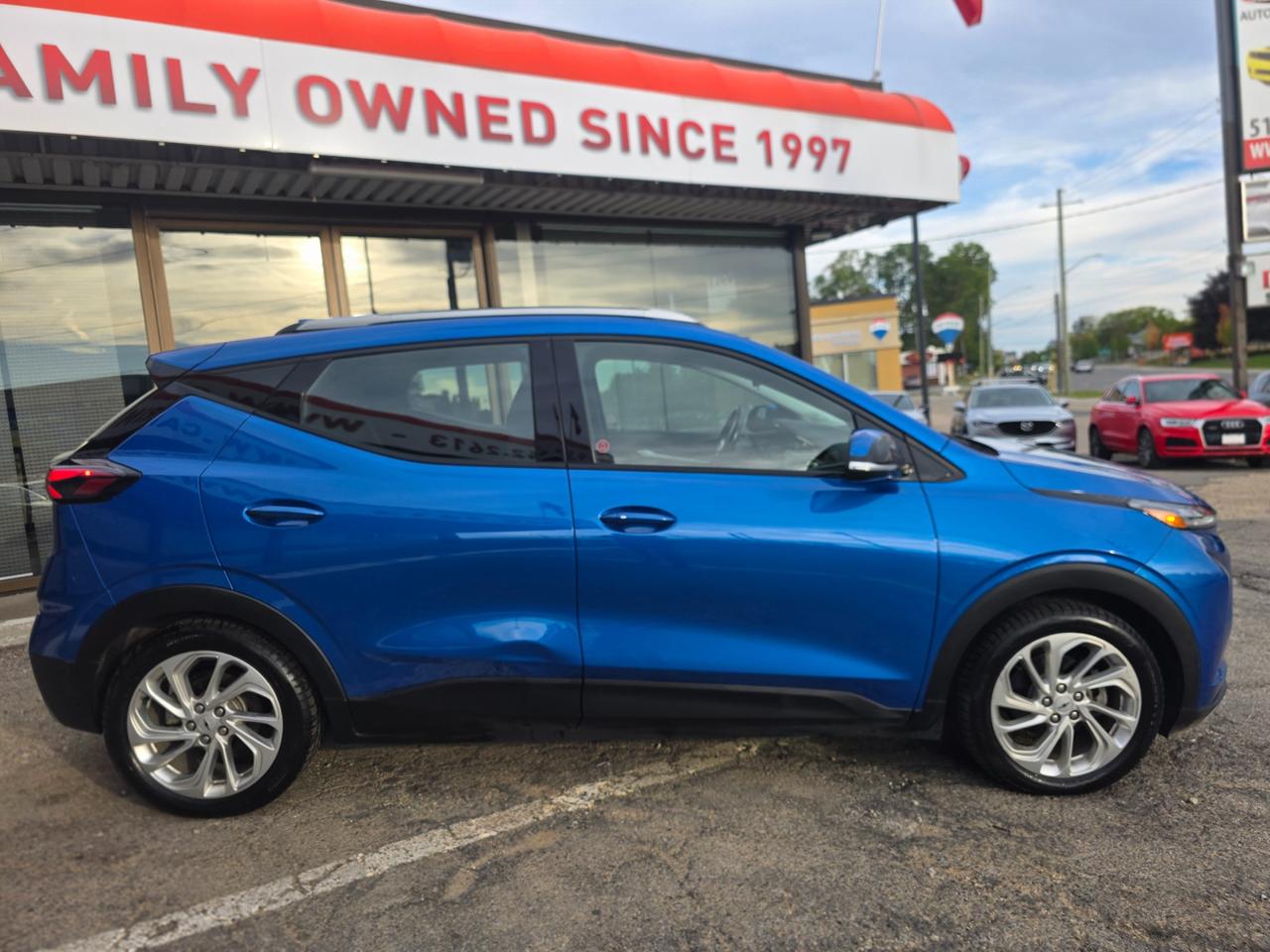 2023 Chevrolet Bolt EUV LT EV | 400km Range | Accident Free Photo