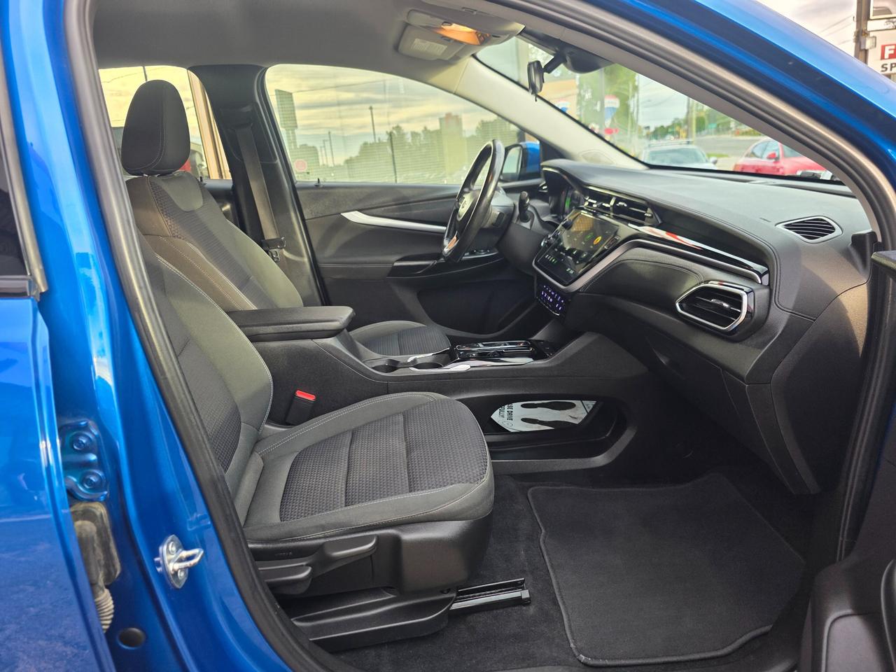 2023 Chevrolet Bolt EUV LT EV | 400km Range | Accident Free Photo
