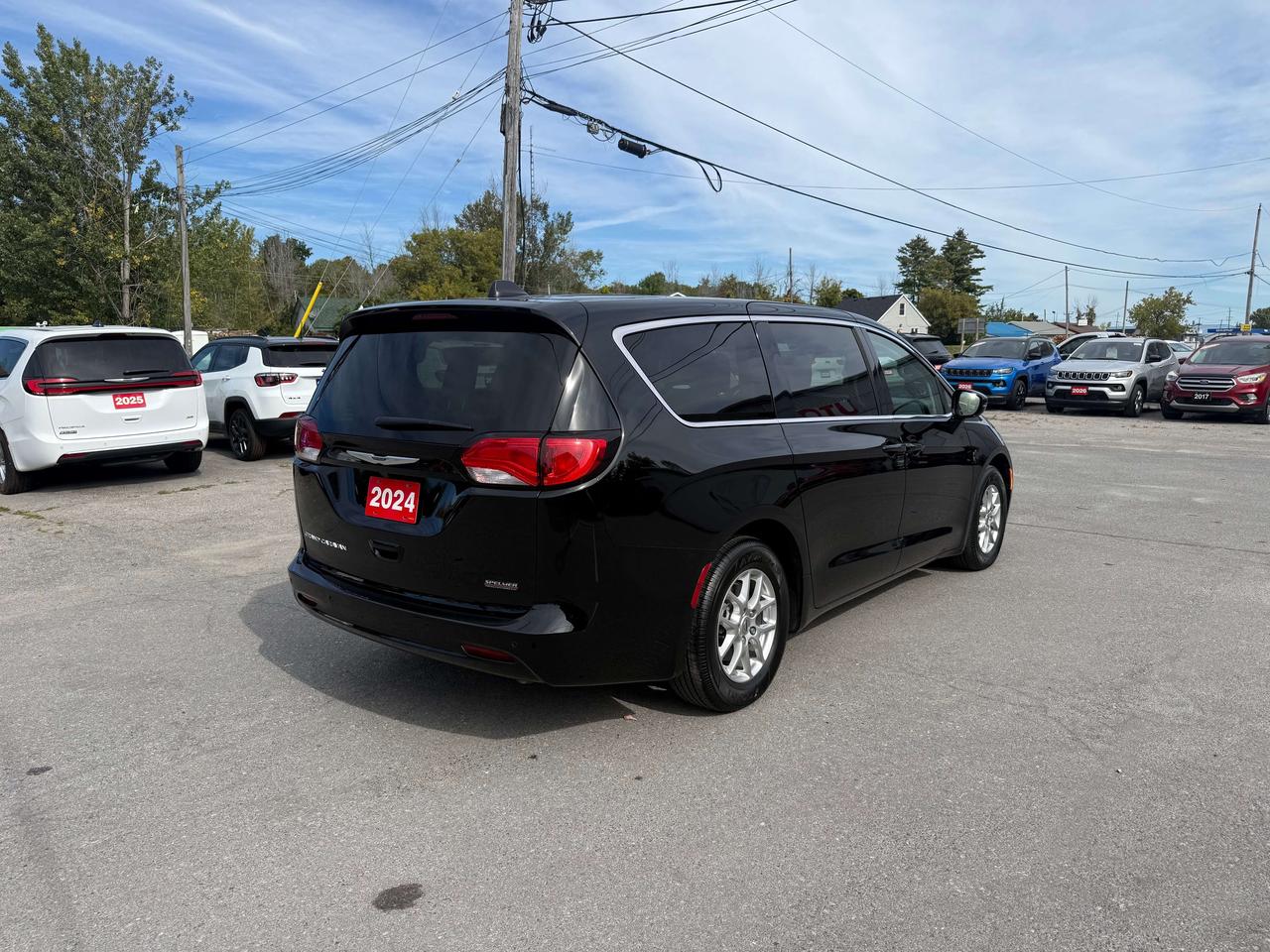 2024 Dodge Grand Caravan SXT - Former Dealer Shuttle! Photo