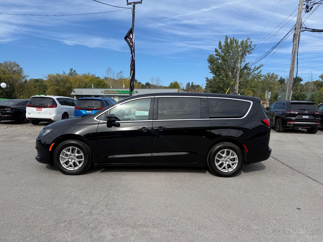 2024 Dodge Grand Caravan SXT - Former Dealer Shuttle! Photo