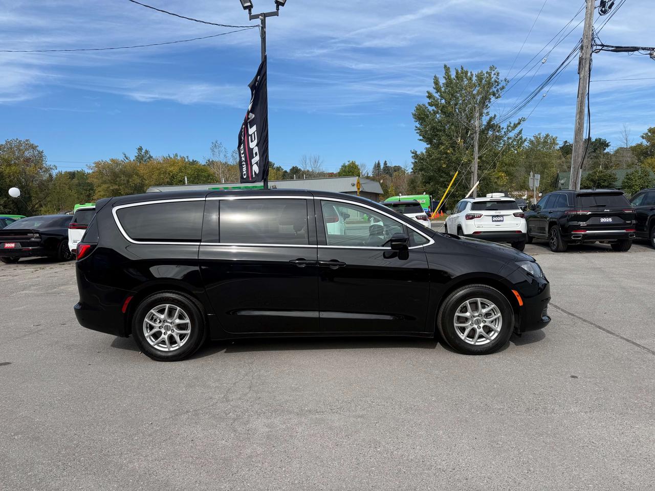 2024 Dodge Grand Caravan SXT - Former Dealer Shuttle! Photo