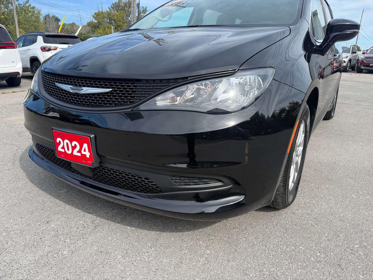 2024 Dodge Grand Caravan SXT - Former Dealer Shuttle! Photo