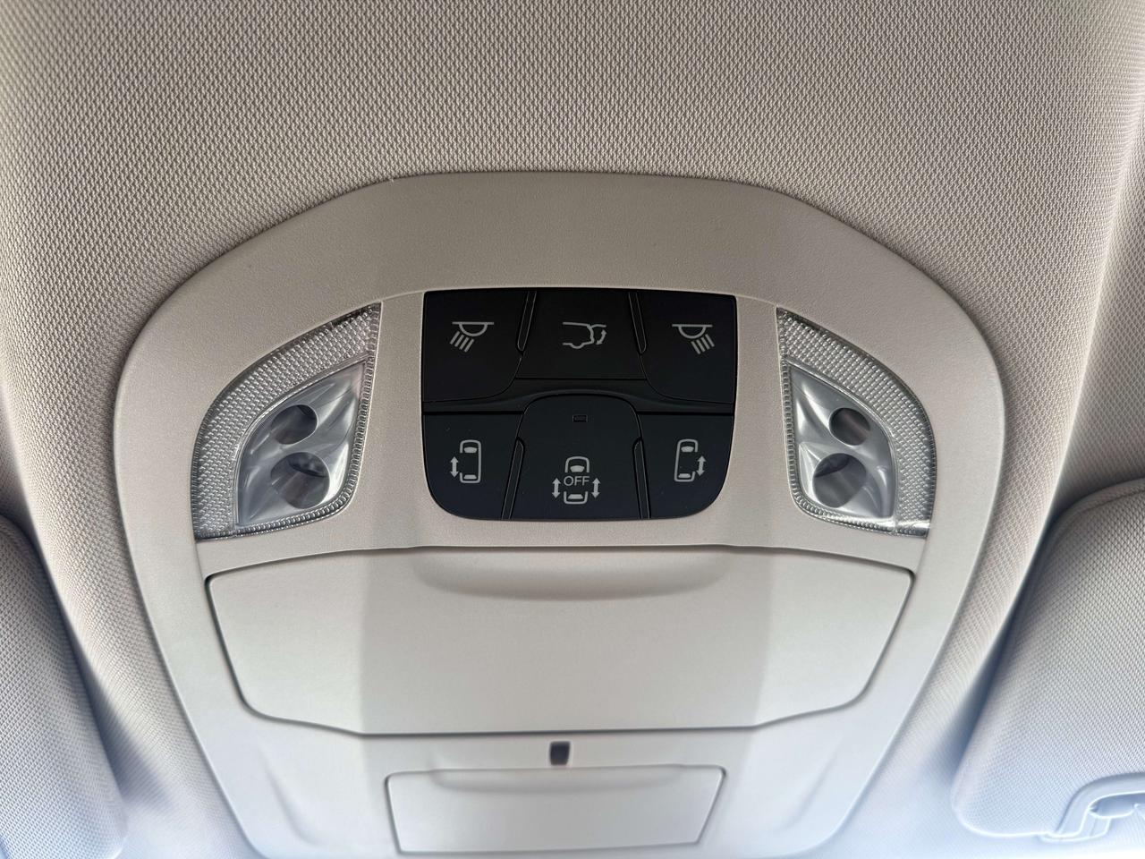 2024 Dodge Grand Caravan SXT - Former Dealer Shuttle! Photo