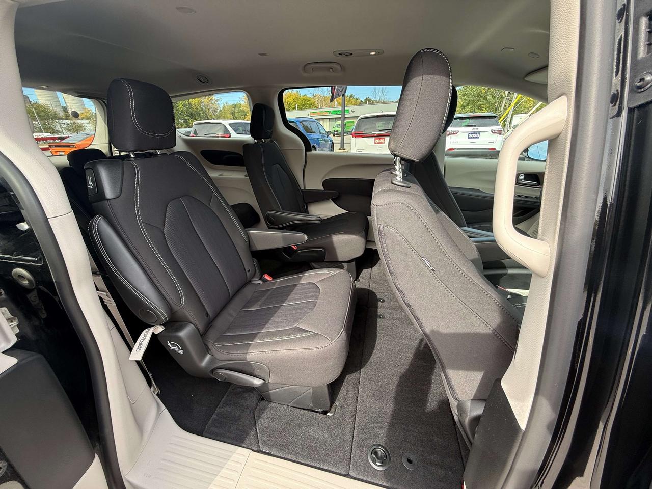 2024 Dodge Grand Caravan SXT - Former Dealer Shuttle! Photo