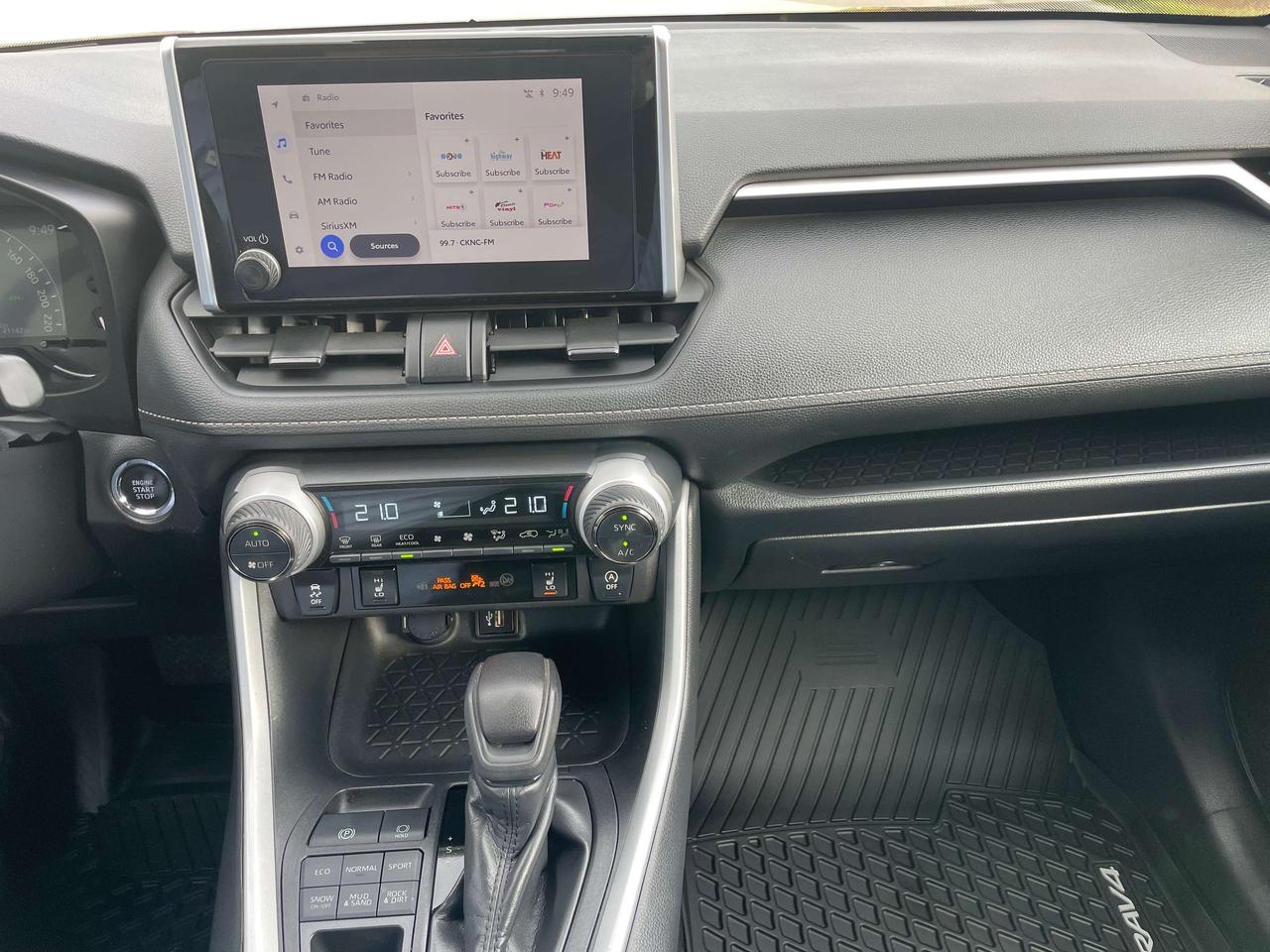 2025 Toyota RAV4 XLE AWD Photo