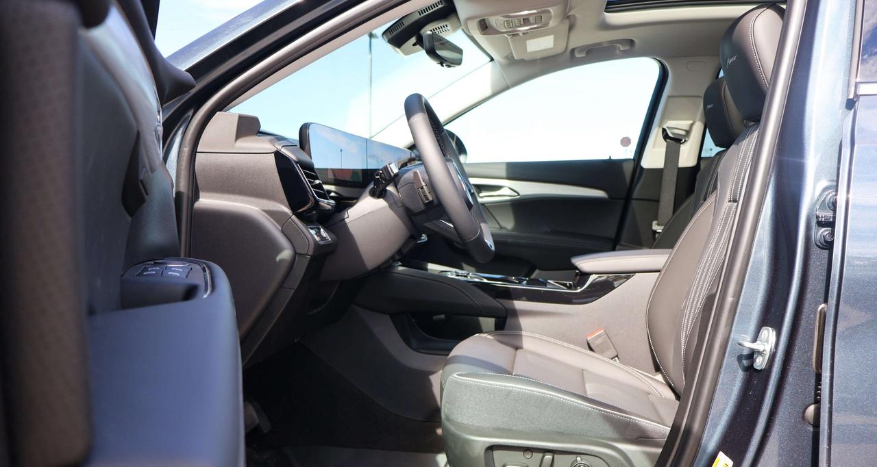2026 Buick Envision Avenir | Sunroof | Heated Seats Photo