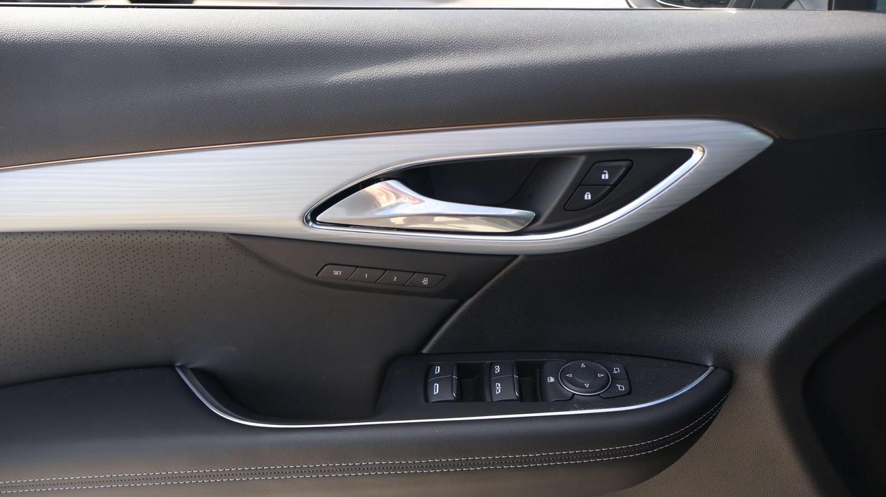 2026 Buick Envision Avenir | Sunroof | Heated Seats Photo