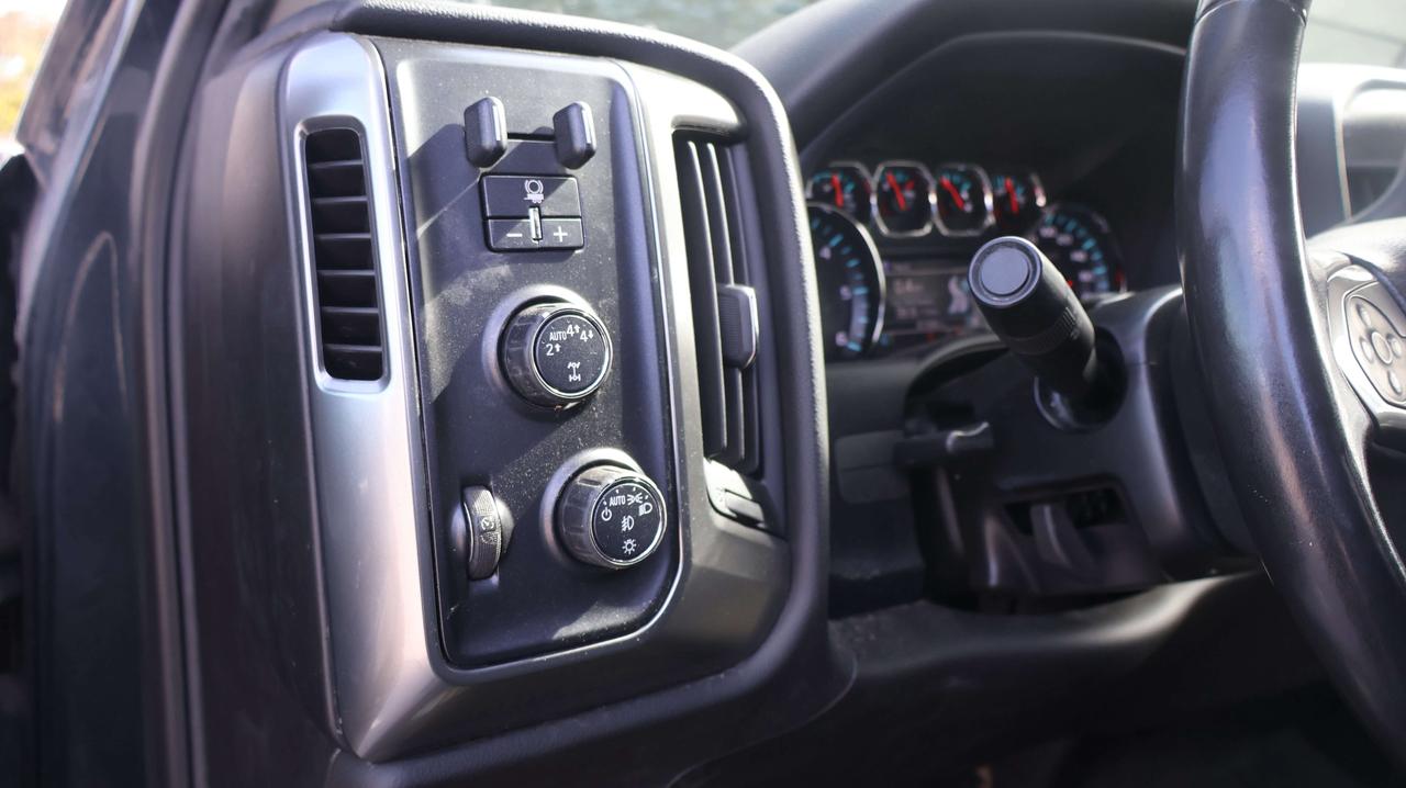 2017 Chevrolet Silverado 1500 LT | 5.3L EcoTec3 V8 | Nav Photo