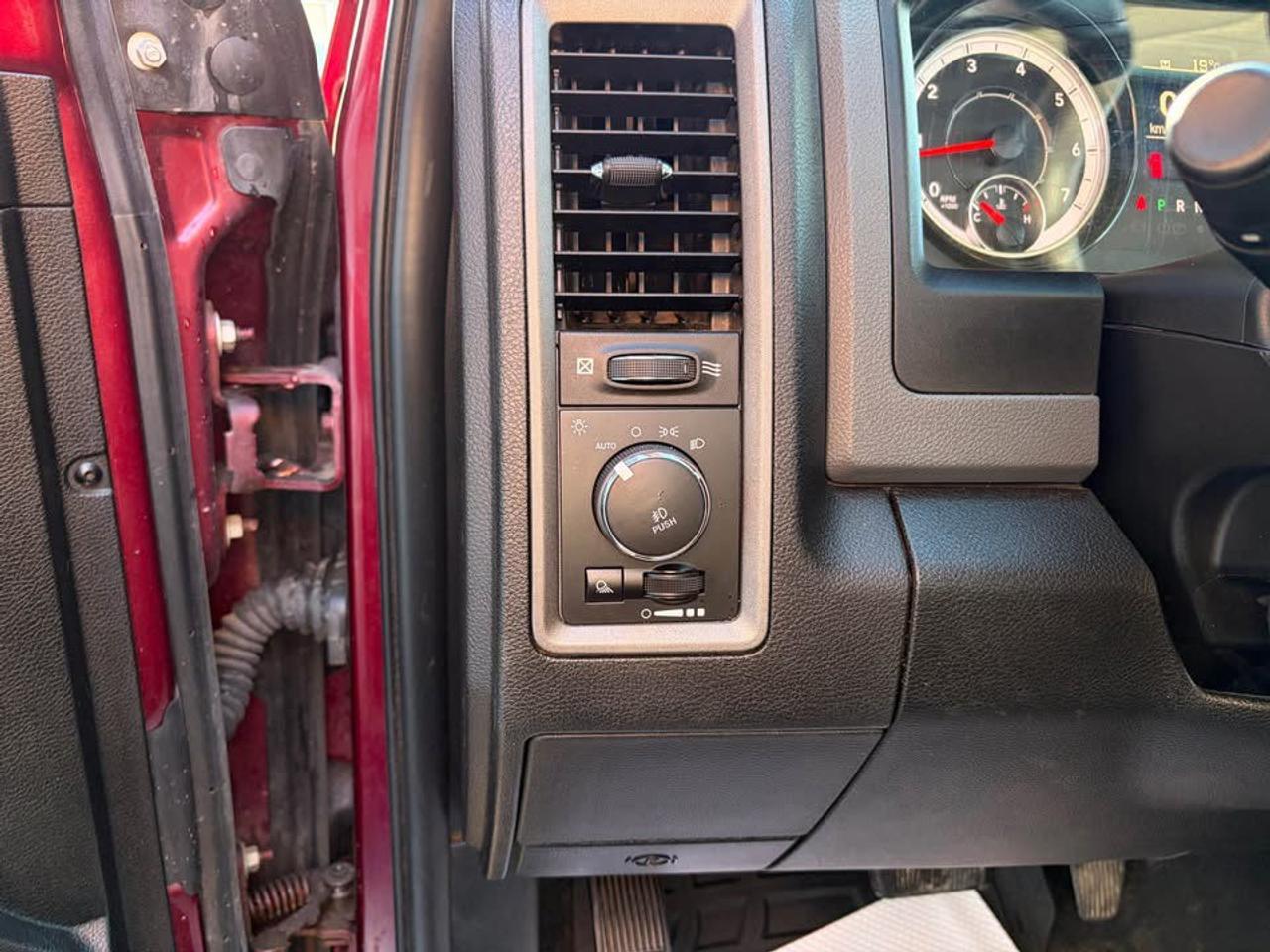 2019 RAM 1500 Tradesman Quad Cab 4WD - Photo #11