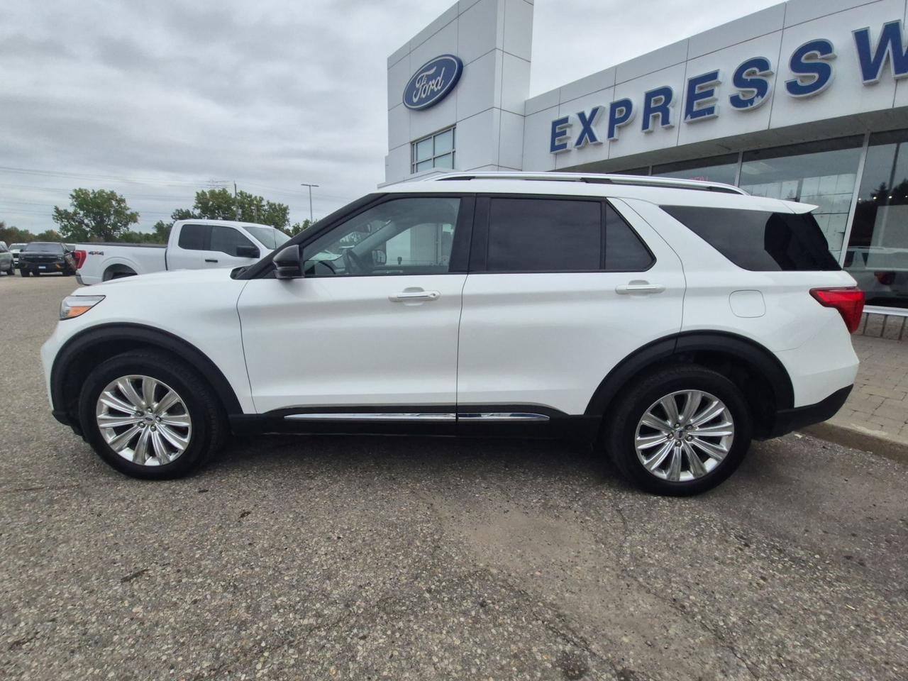 2020 Ford Explorer HYBRID! LTD, 1 OWNER, LOCAL TRADE! SERVICED HERE! Photo