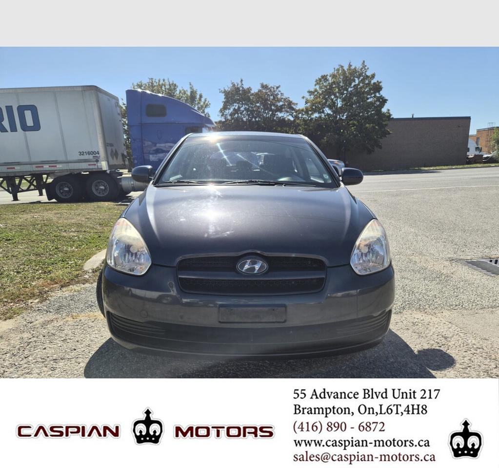 2011 Hyundai Accent SE Photo5