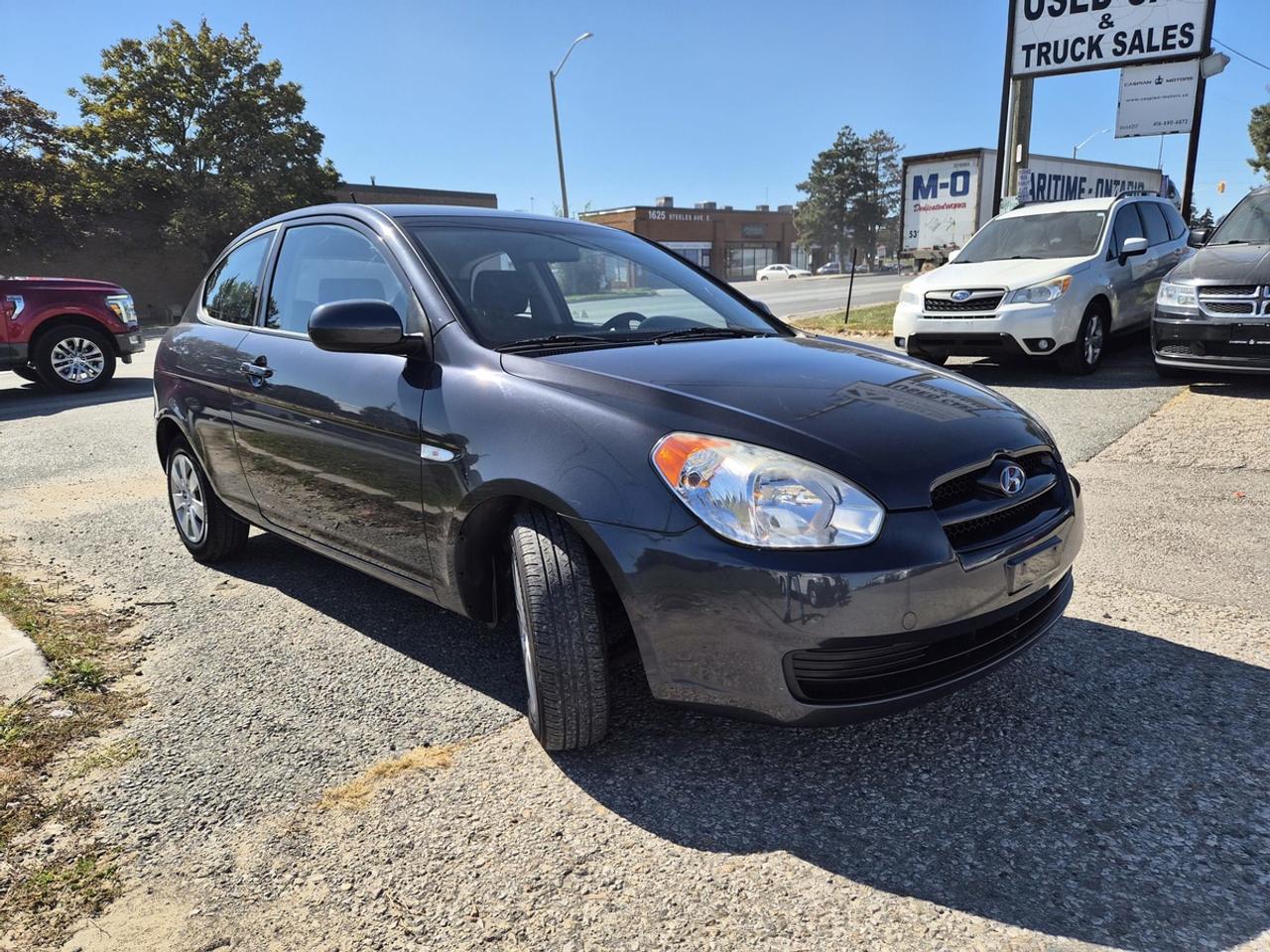 2011 Hyundai Accent SE Photo