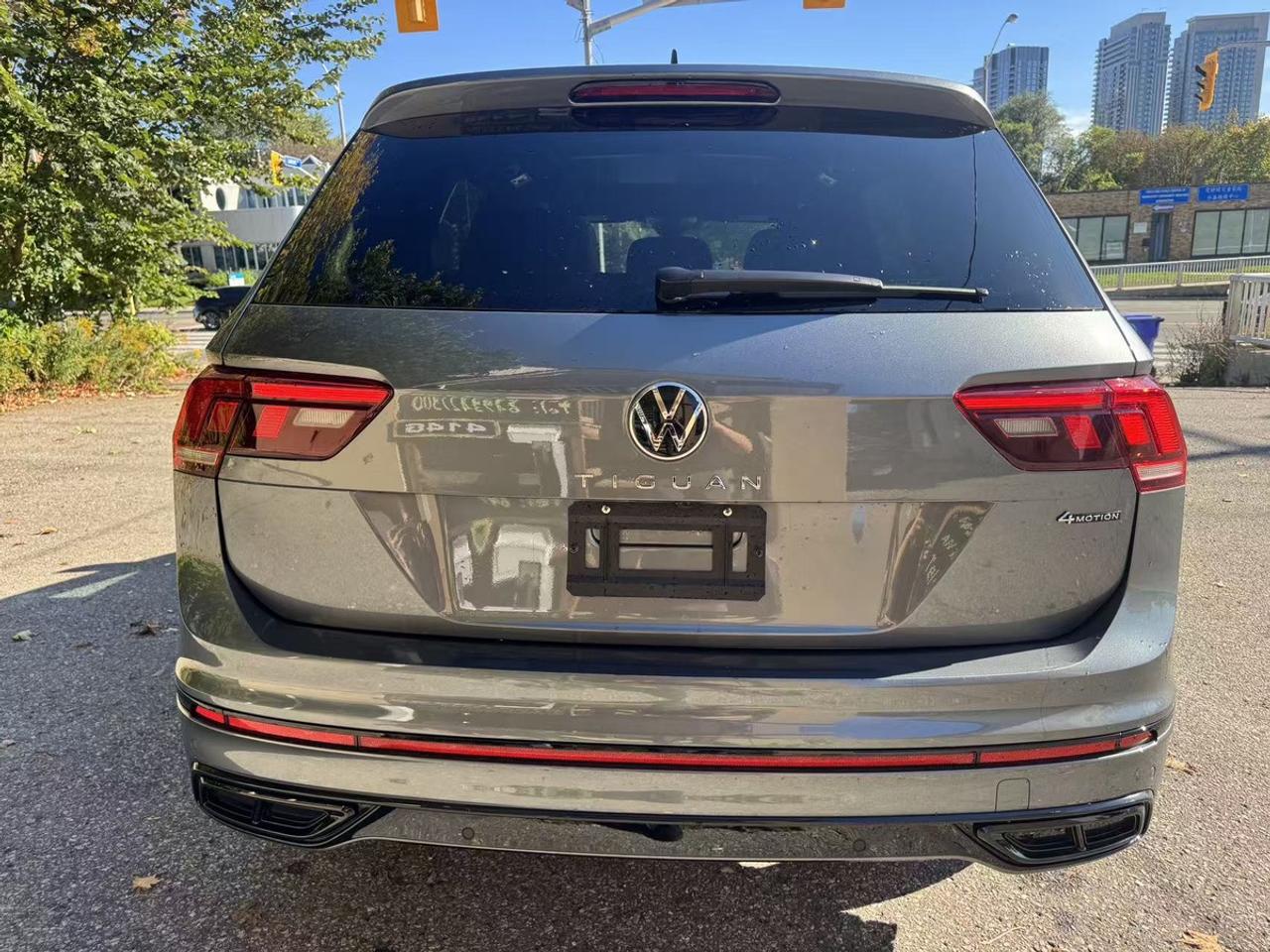2023 Volkswagen Tiguan Comfortline R-Line Black Photo