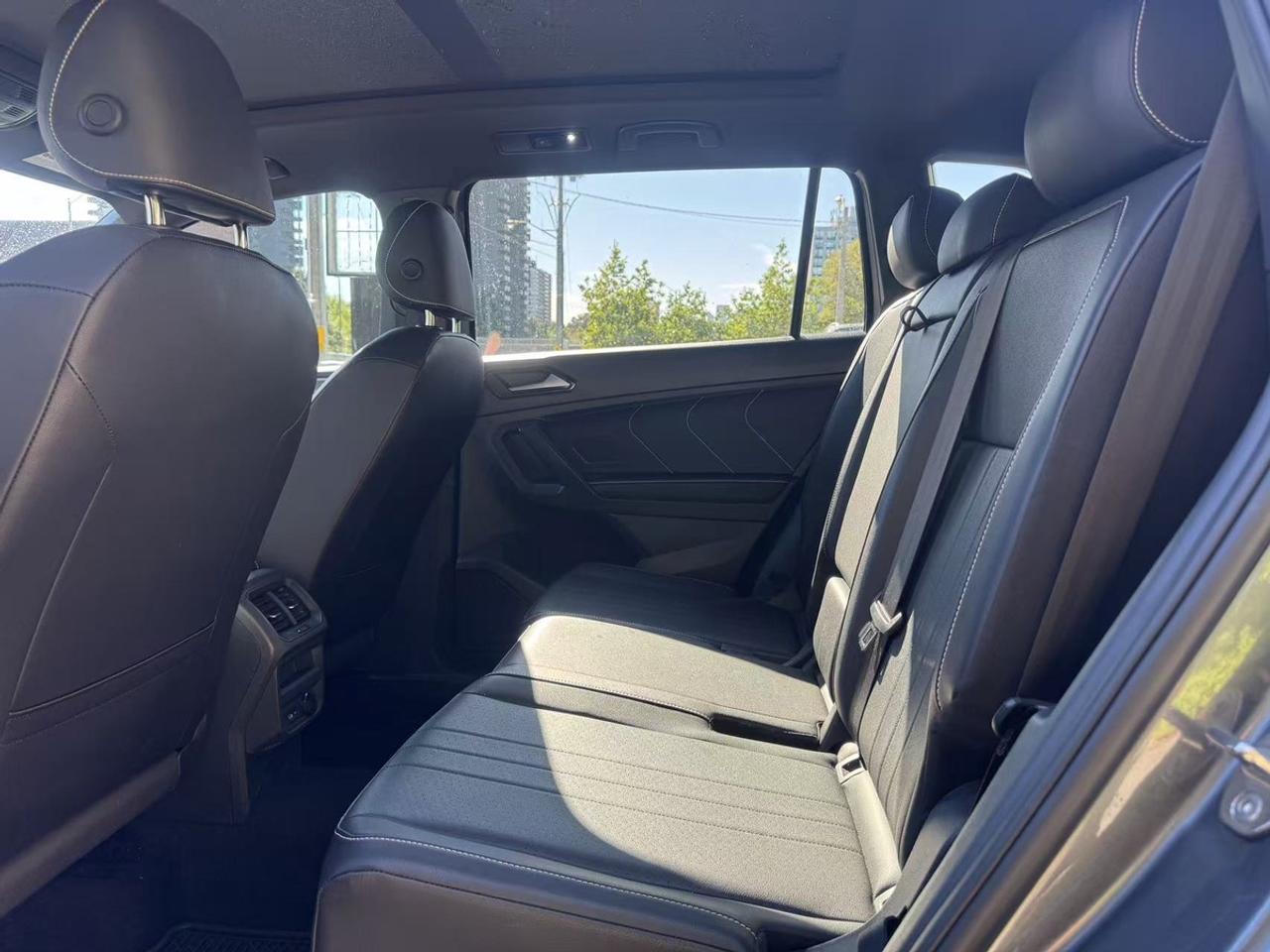 2023 Volkswagen Tiguan Comfortline R-Line Black Photo