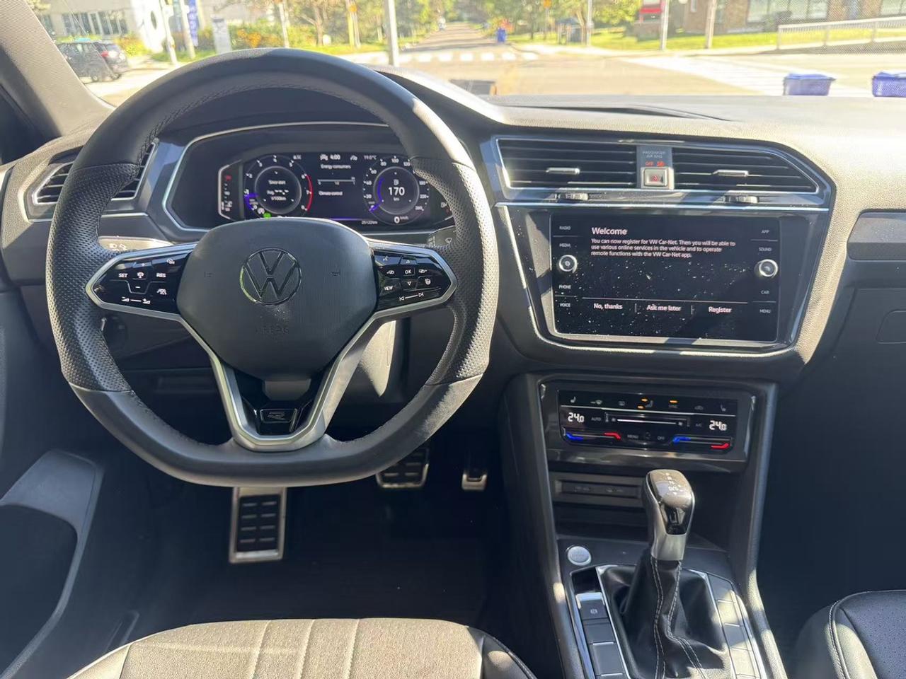 2023 Volkswagen Tiguan Comfortline R-Line Black Photo