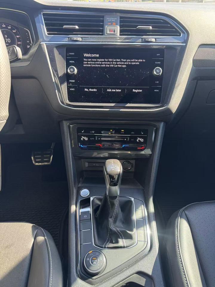 2023 Volkswagen Tiguan Comfortline R-Line Black Photo