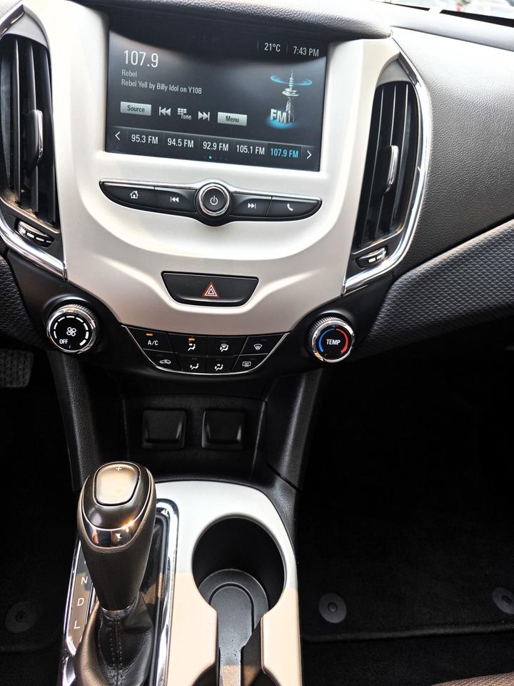 2016 Chevrolet Cruze LS Photo