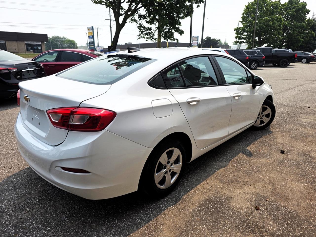 2016 Chevrolet Cruze LS Photo