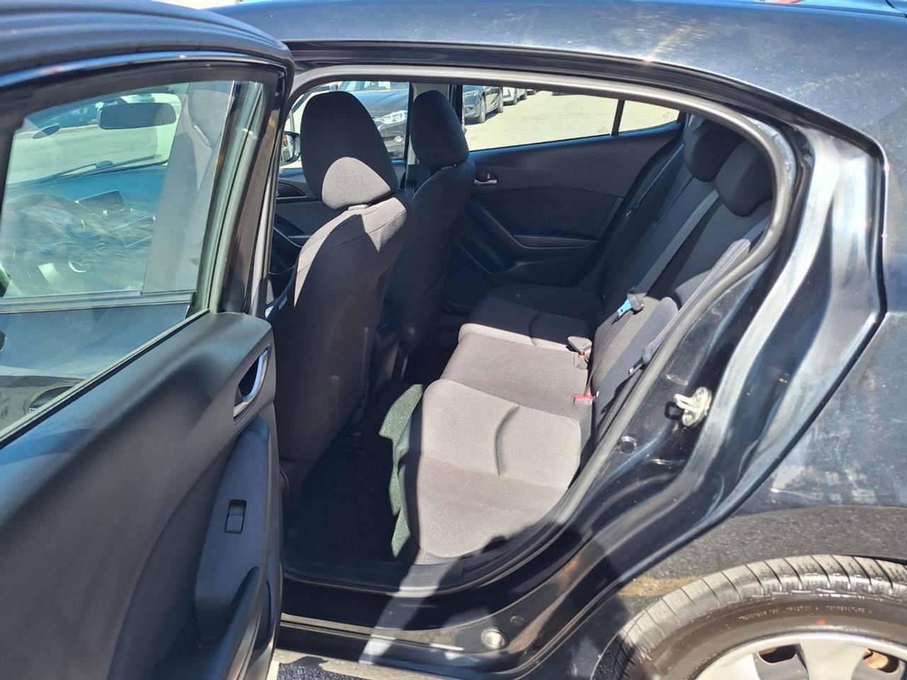 2015 Mazda MAZDA3 4dr HB Sport Auto GX Photo