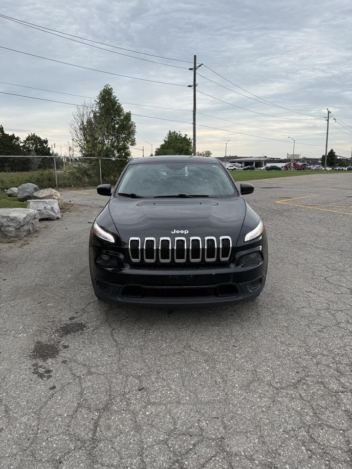 2017 Jeep Cherokee Sport Photo0