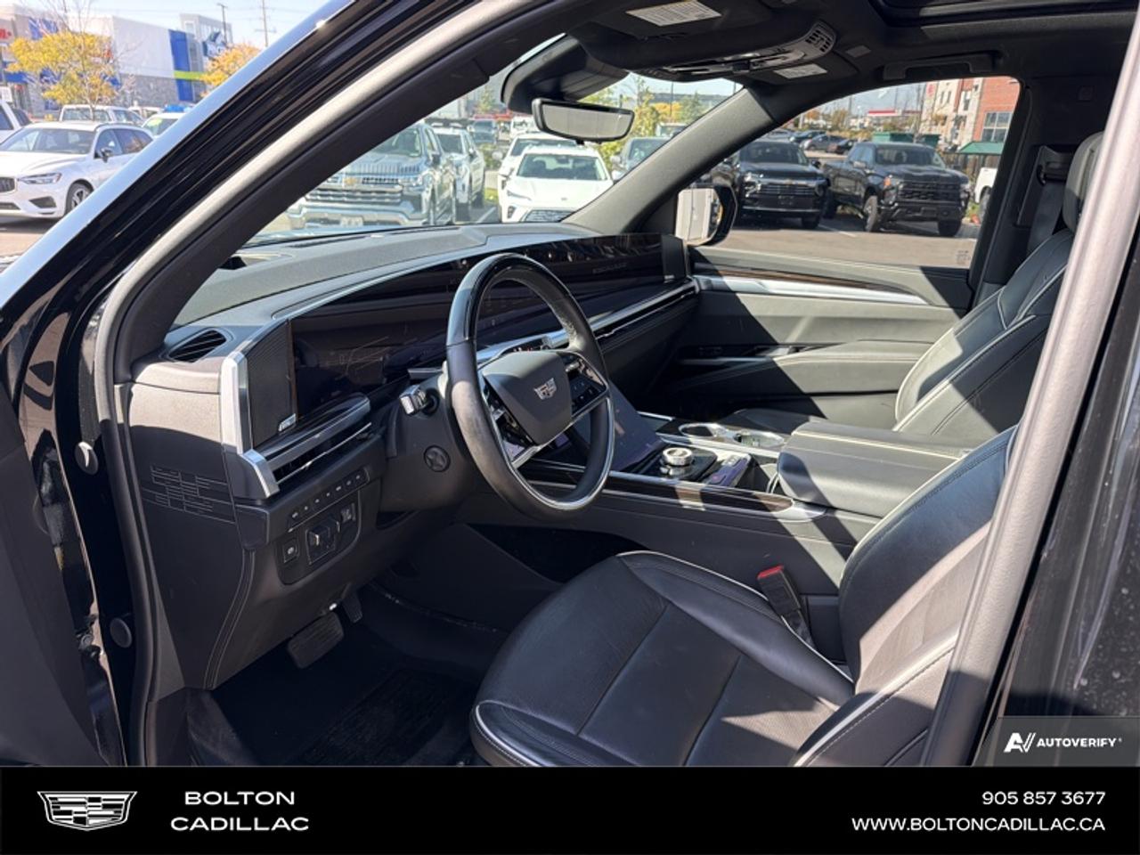 2025 Cadillac Escalade ESV Premium Luxury Photo