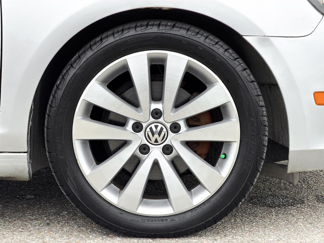 2013 Volkswagen Golf 2.5L WOLFSBURG EDITION MANUAL Photo
