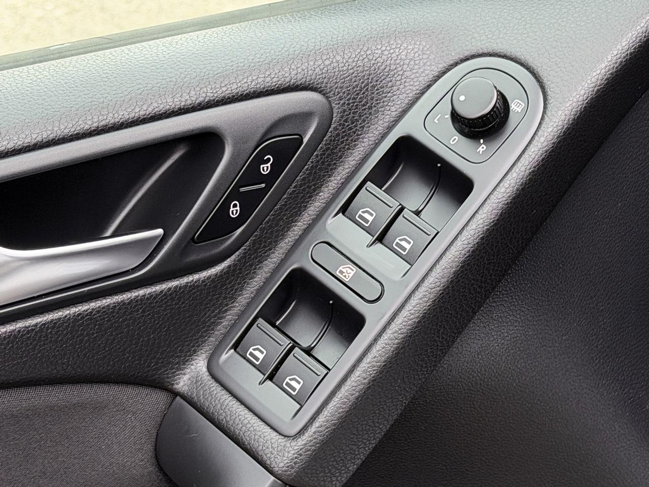 2013 Volkswagen Golf 2.5L WOLFSBURG EDITION MANUAL Photo