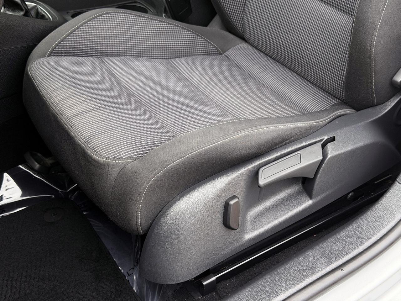 2013 Volkswagen Golf 2.5L WOLFSBURG EDITION MANUAL Photo