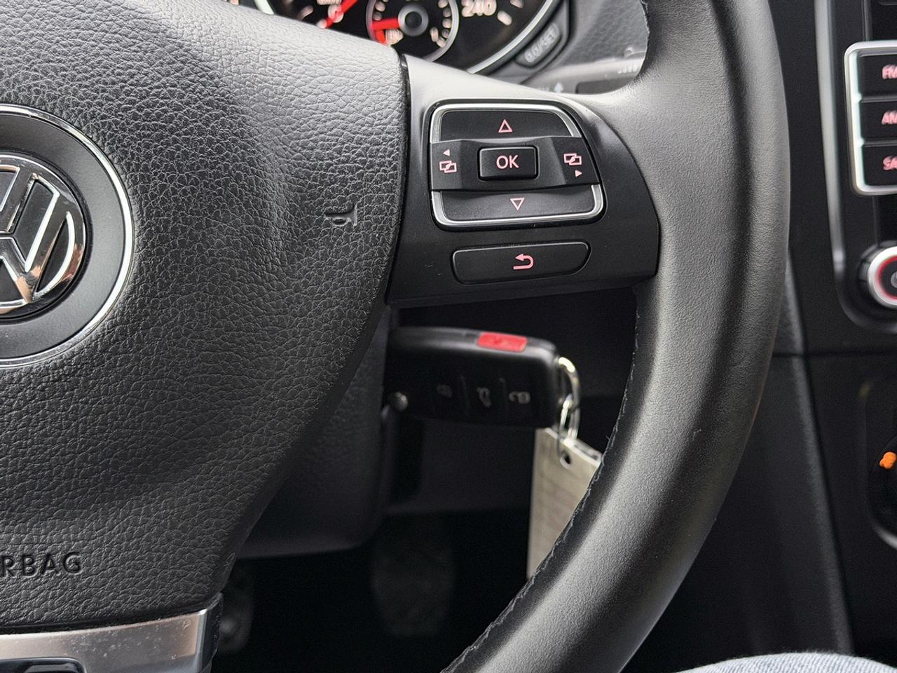 2013 Volkswagen Golf 2.5L WOLFSBURG EDITION MANUAL Photo