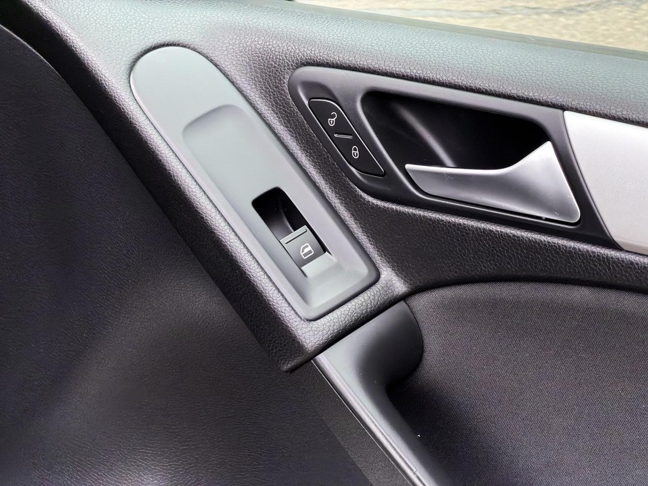 2013 Volkswagen Golf 2.5L WOLFSBURG EDITION MANUAL Photo