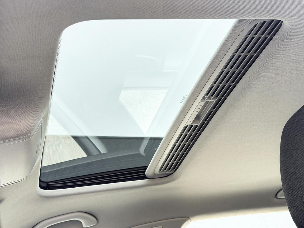 2013 Volkswagen Golf 2.5L WOLFSBURG EDITION MANUAL Photo