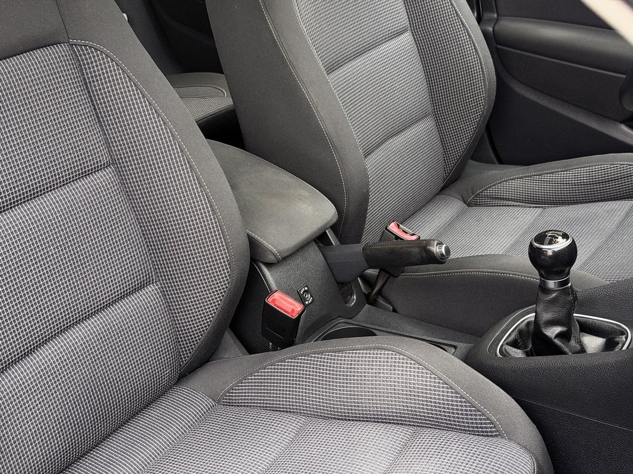 2013 Volkswagen Golf 2.5L WOLFSBURG EDITION MANUAL Photo
