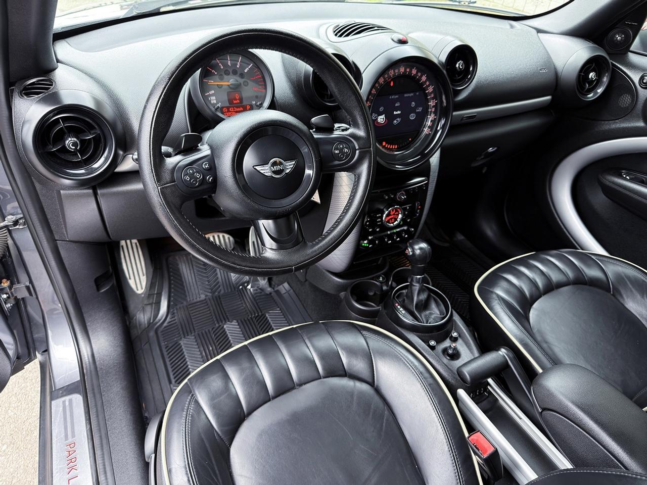 2016 MINI Countryman S ALL4 PARK LANE Edition Photo