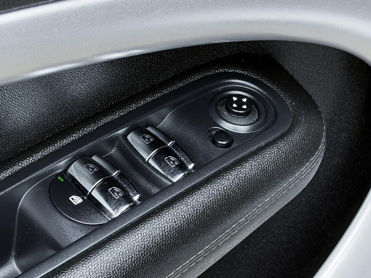 2016 MINI Countryman S ALL4 PARK LANE Edition Photo