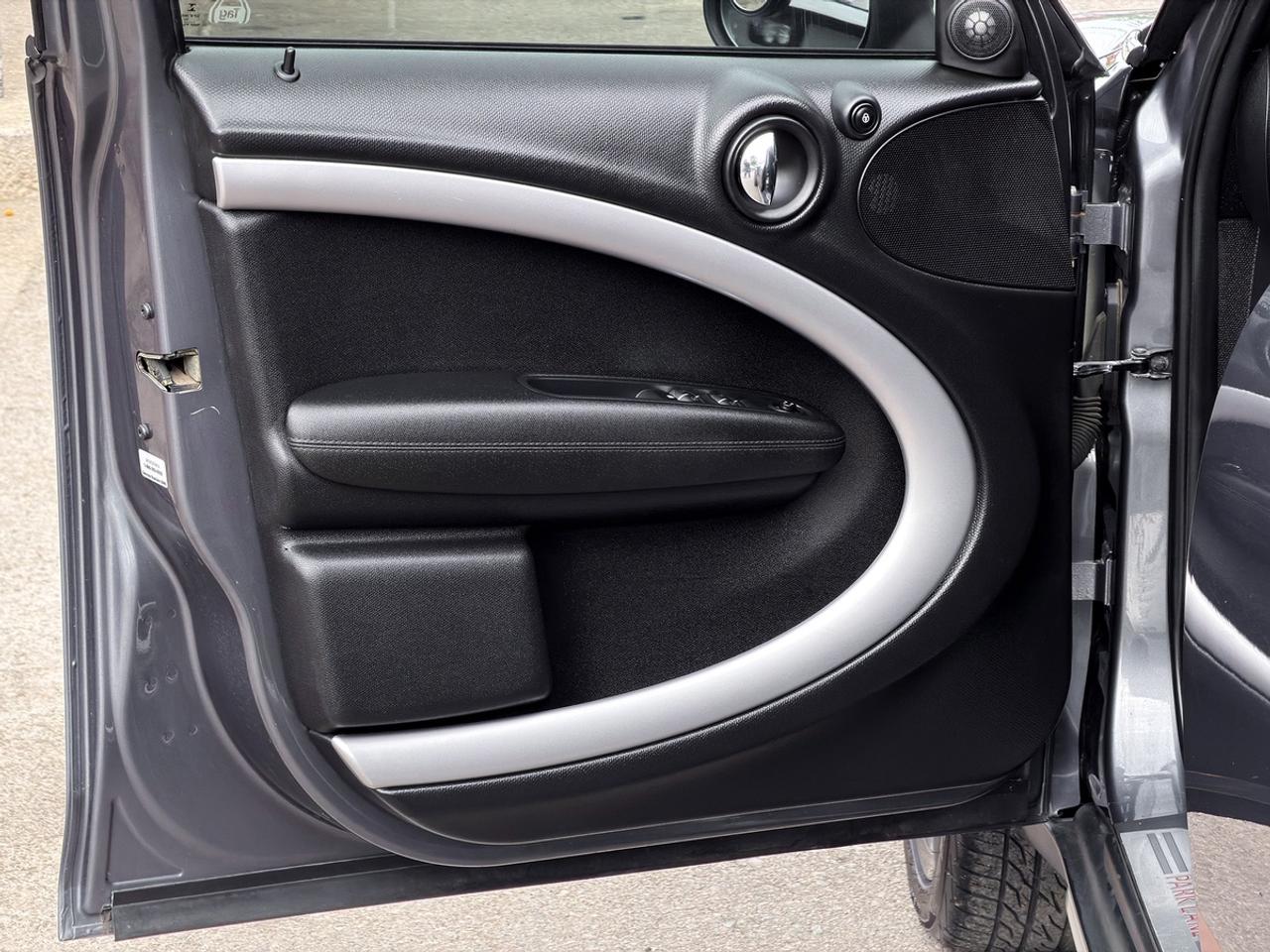 2016 MINI Countryman S ALL4 PARK LANE Edition Photo