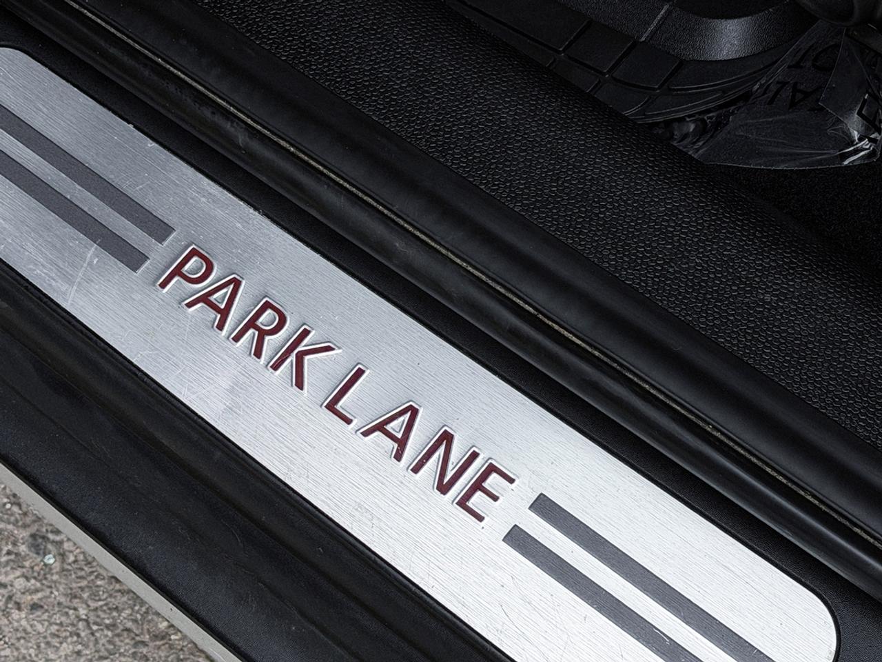 2016 MINI Countryman S ALL4 PARK LANE Edition Photo