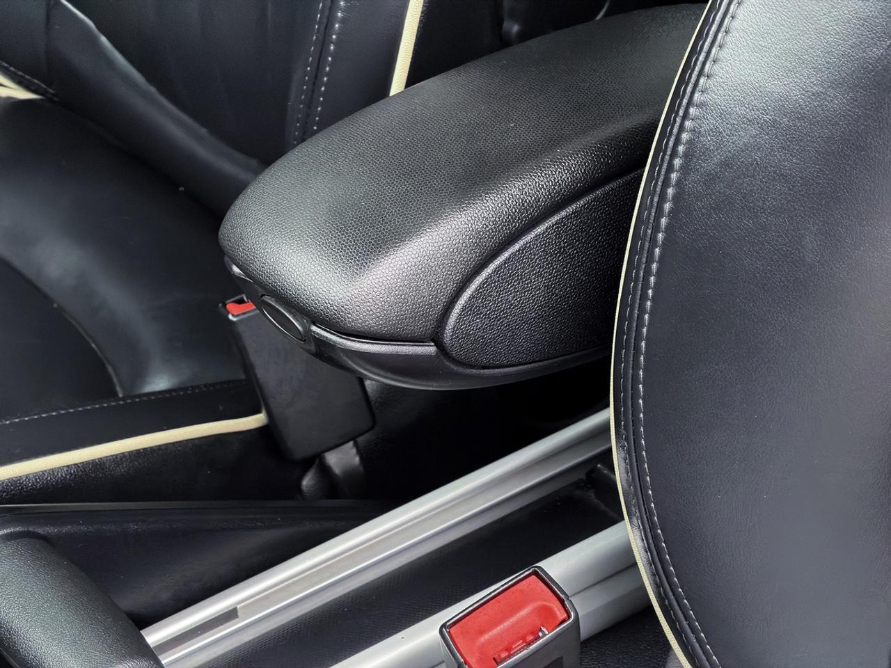 2016 MINI Countryman S ALL4 PARK LANE Edition Photo