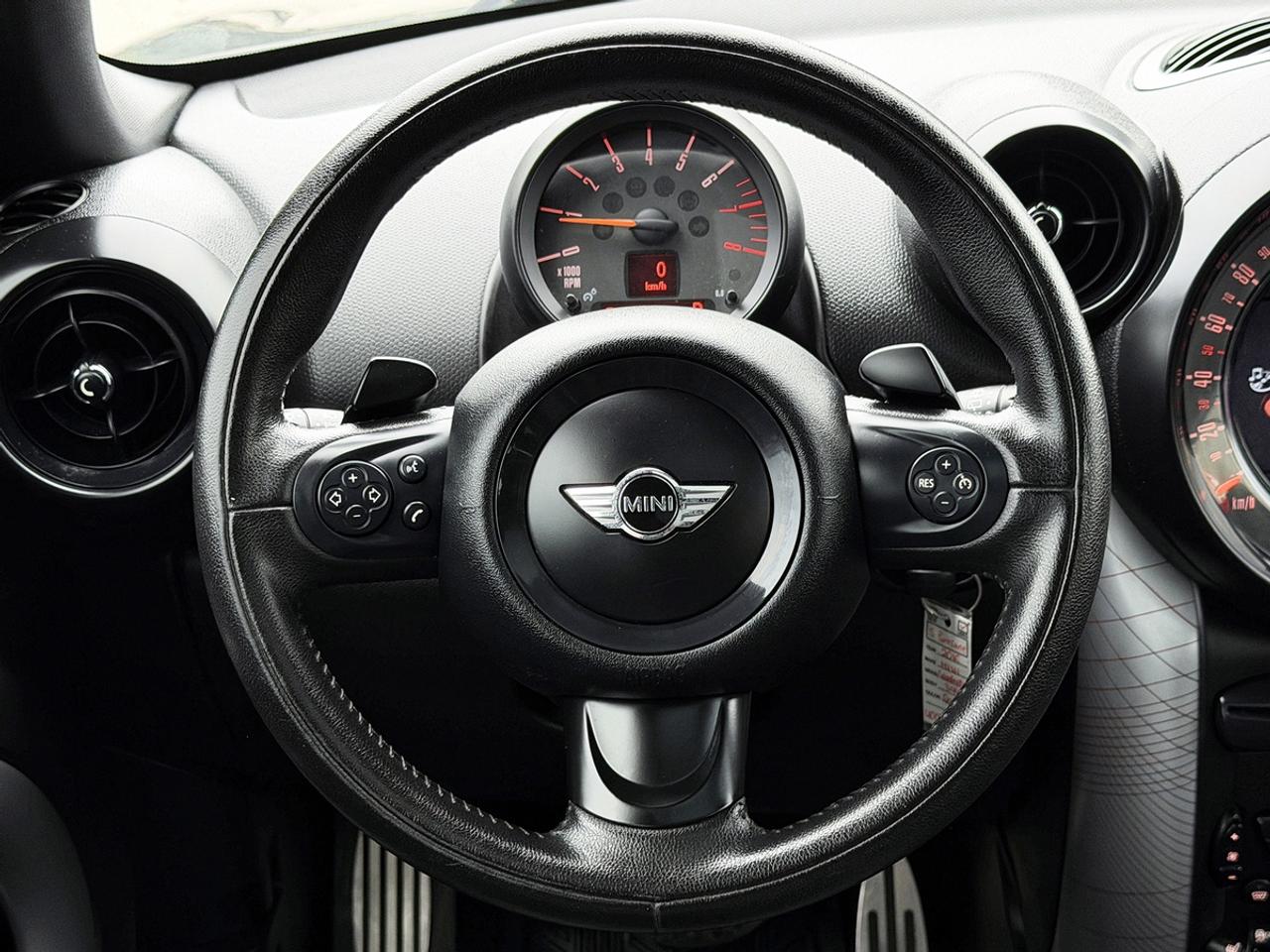 2016 MINI Countryman S ALL4 PARK LANE Edition Photo