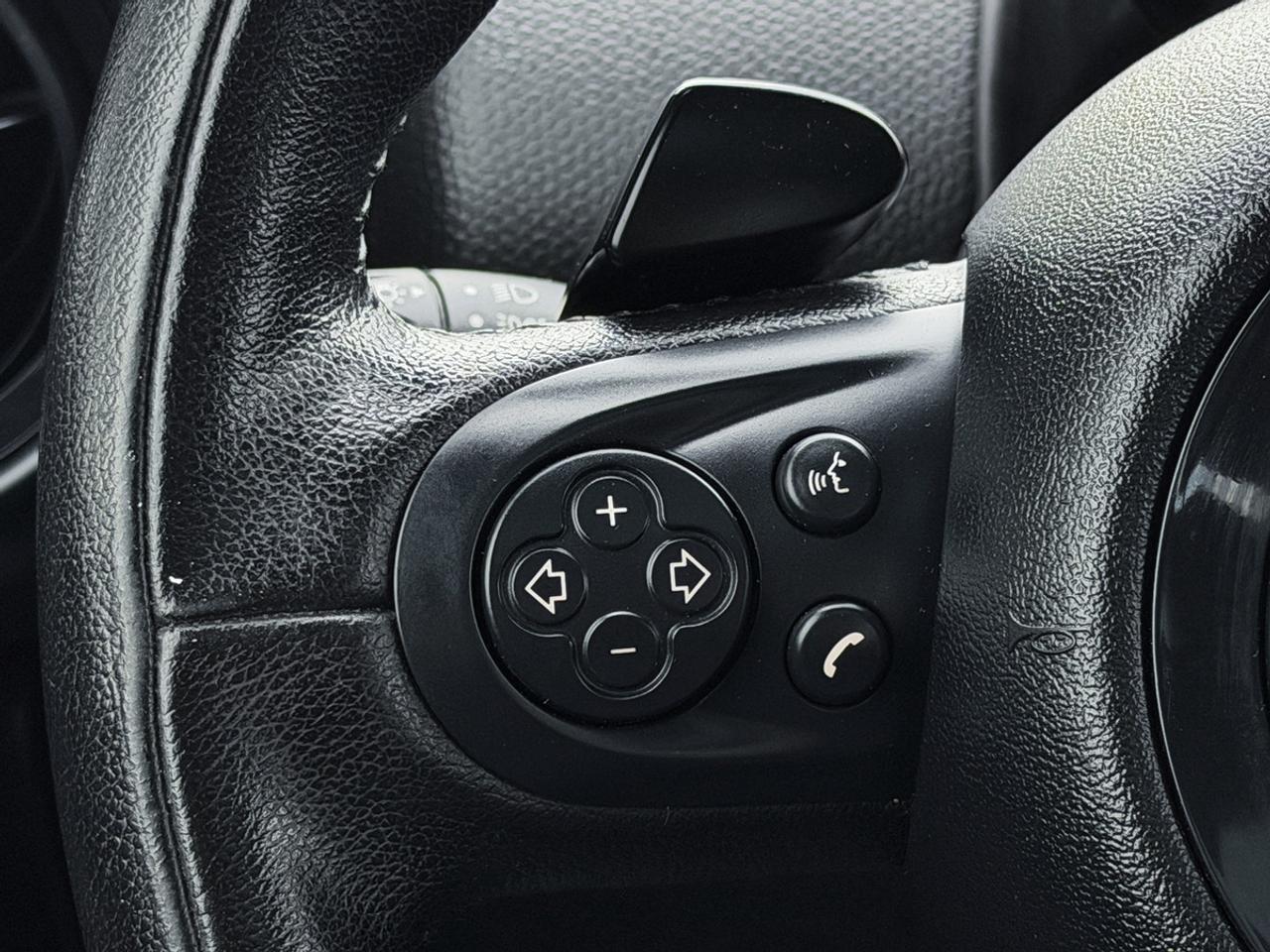 2016 MINI Countryman S ALL4 PARK LANE Edition Photo