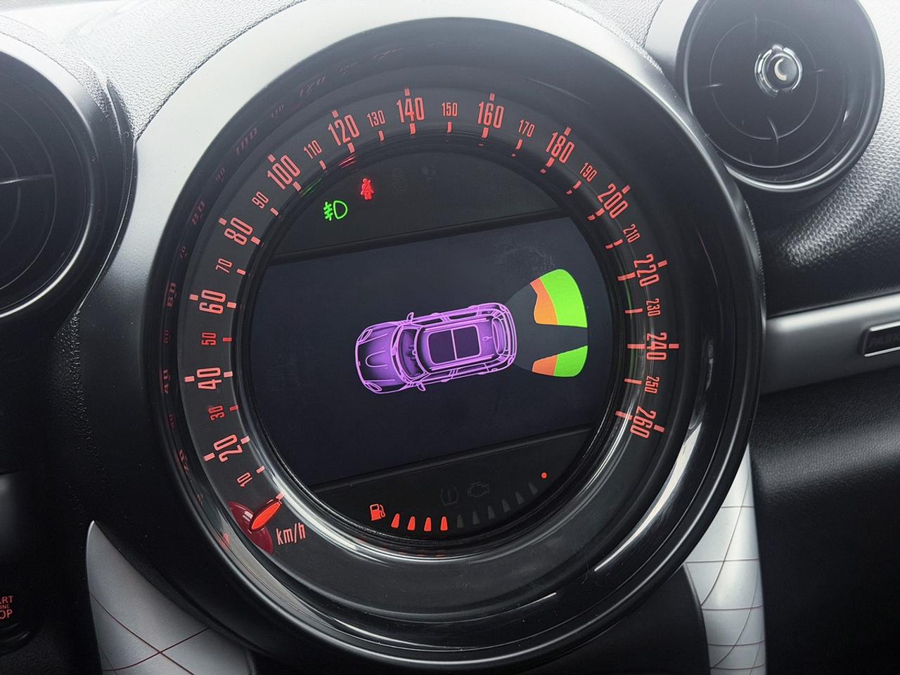 2016 MINI Countryman S ALL4 PARK LANE Edition Photo