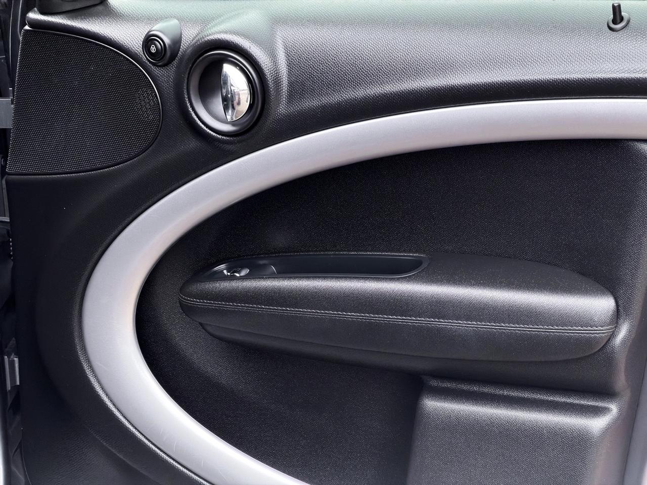2016 MINI Countryman S ALL4 PARK LANE Edition Photo
