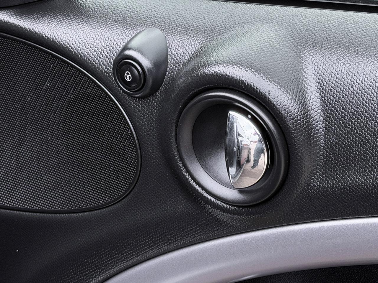 2016 MINI Countryman S ALL4 PARK LANE Edition Photo