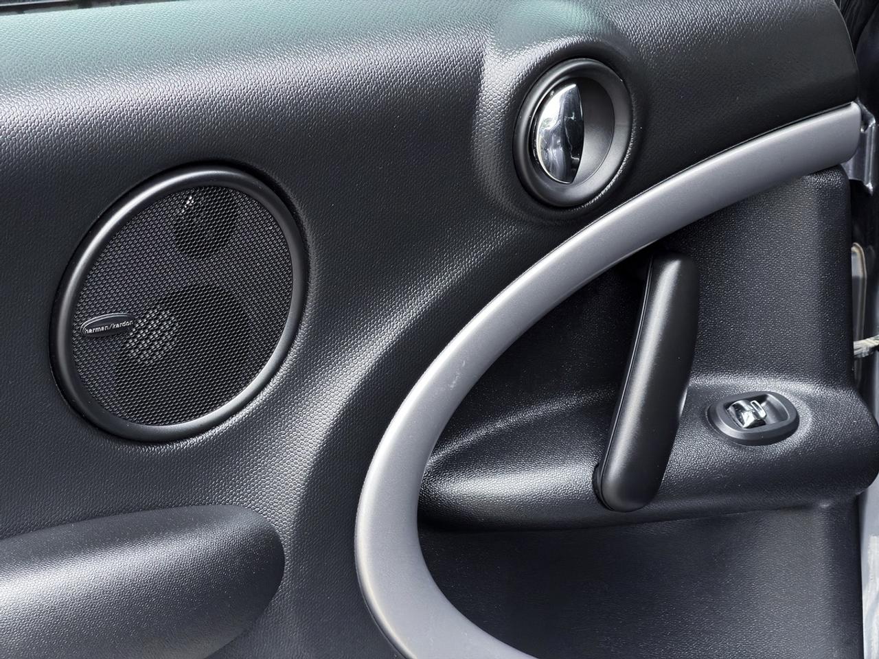 2016 MINI Countryman S ALL4 PARK LANE Edition Photo