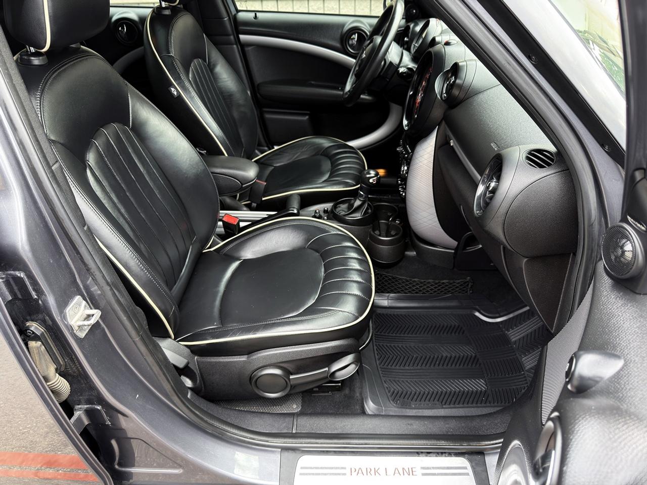 2016 MINI Countryman S ALL4 PARK LANE Edition Photo