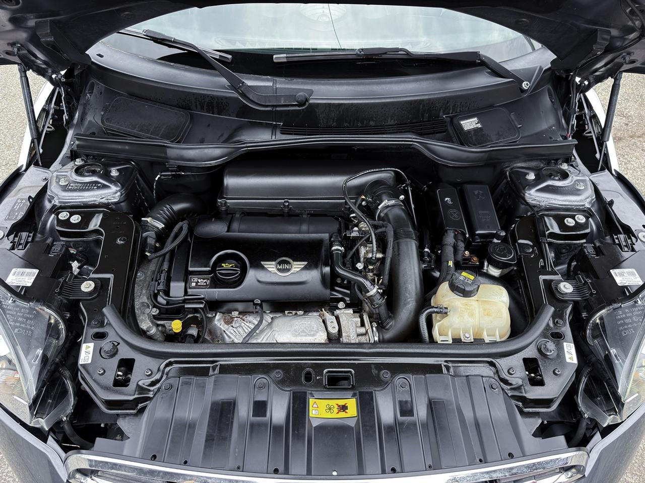2016 MINI Countryman S ALL4 PARK LANE Edition Photo