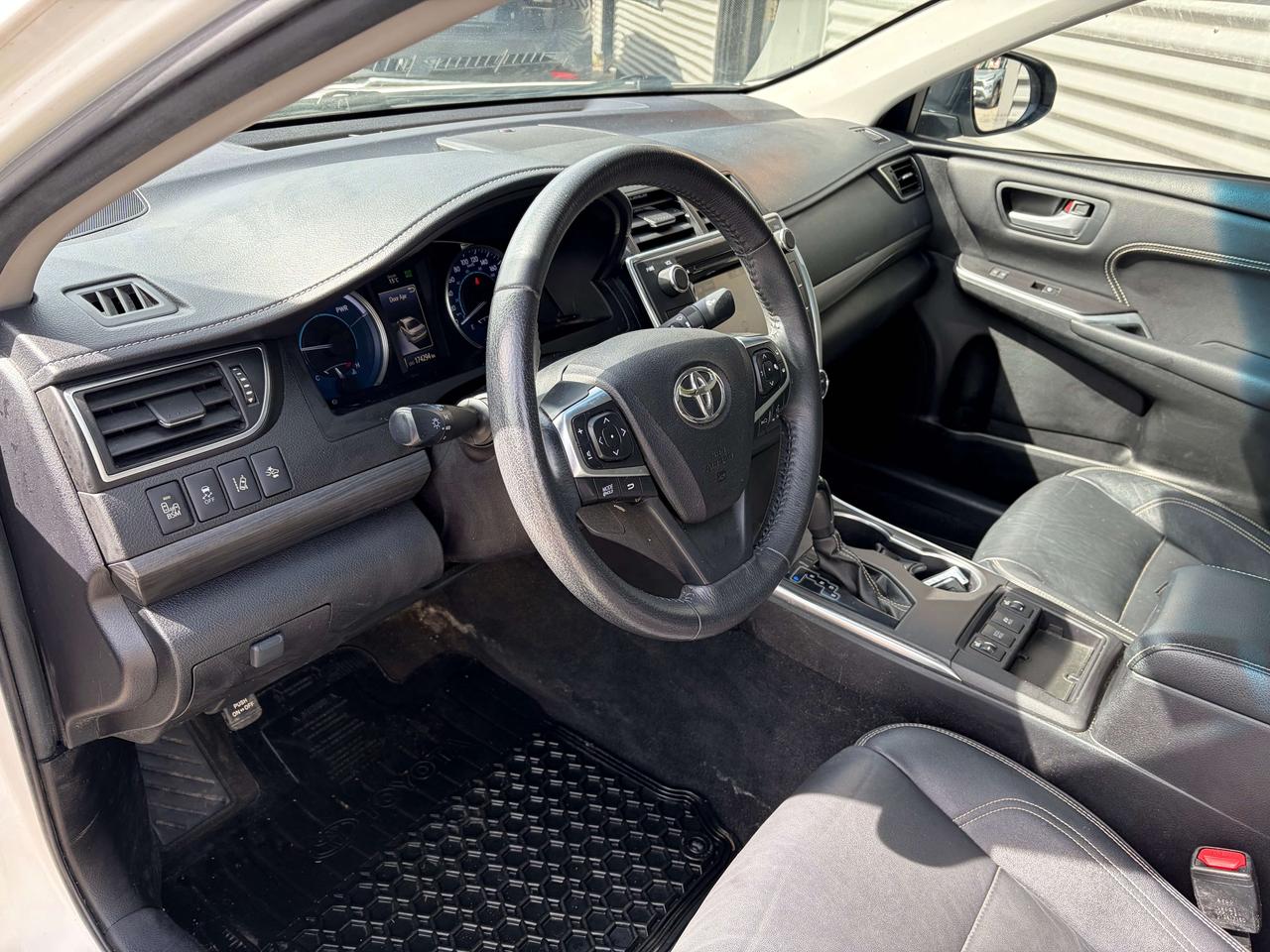 2017 Toyota Camry XLE Leather Navigation Moonroof One Owner Photo