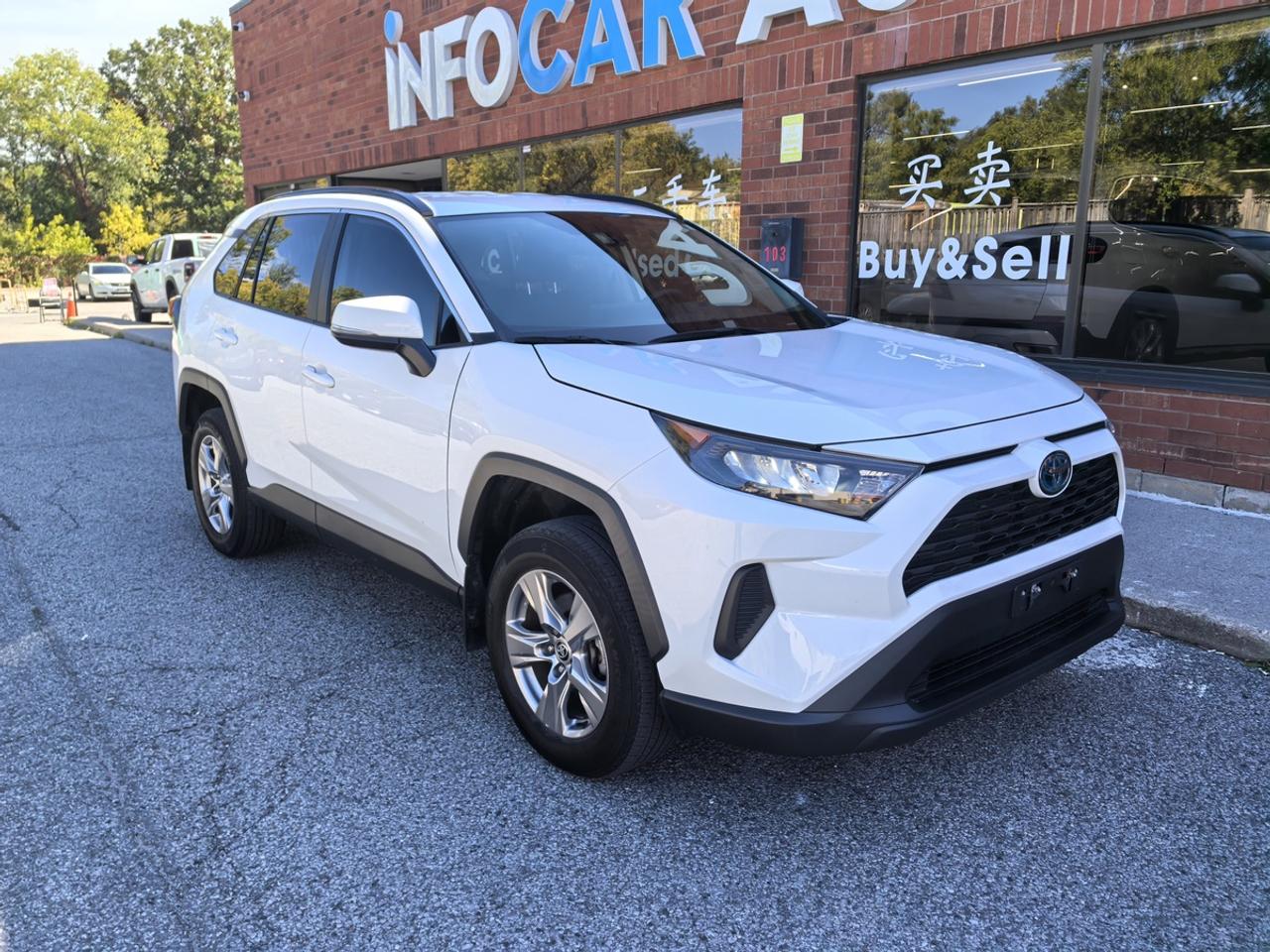 2024 Toyota RAV4 Hybrid LE Photo